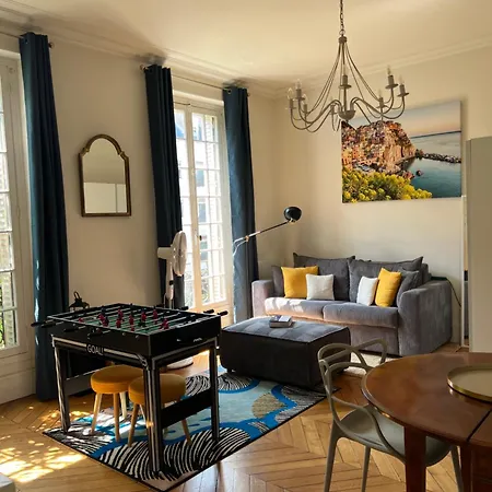 Grand Lumineux En Plein Coeur De *